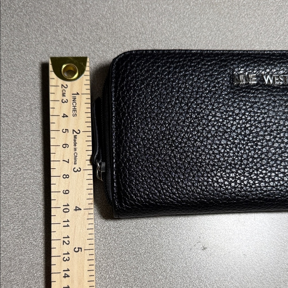 Nine West Black Pebbled Long Zip Around Wallet NEW (M1) - Picture 11 of 11